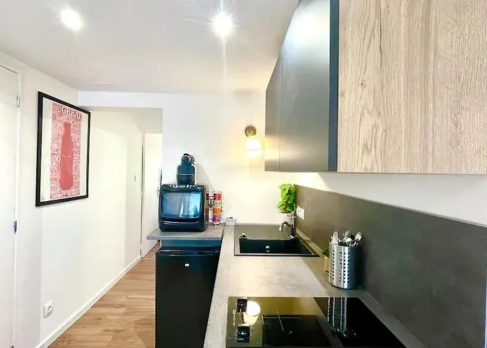 Elegant / Independant / Rdc / Parking Apartment